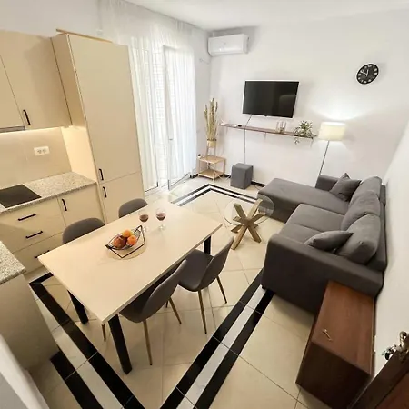 Durres Qered Apartments By As Apartment Golem (Tirana)